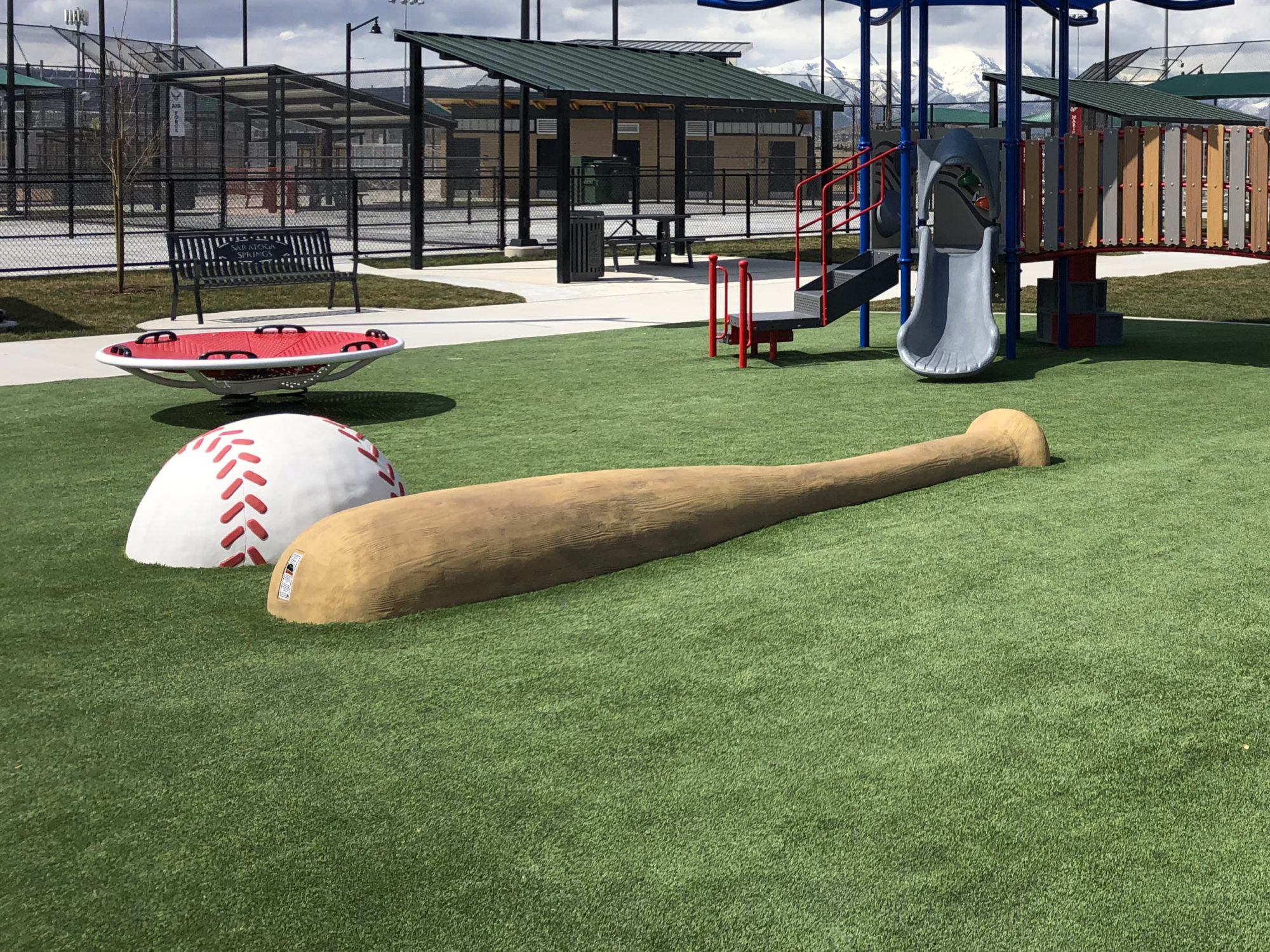 Baseball Climber & Giant Baseball Bat Korkat