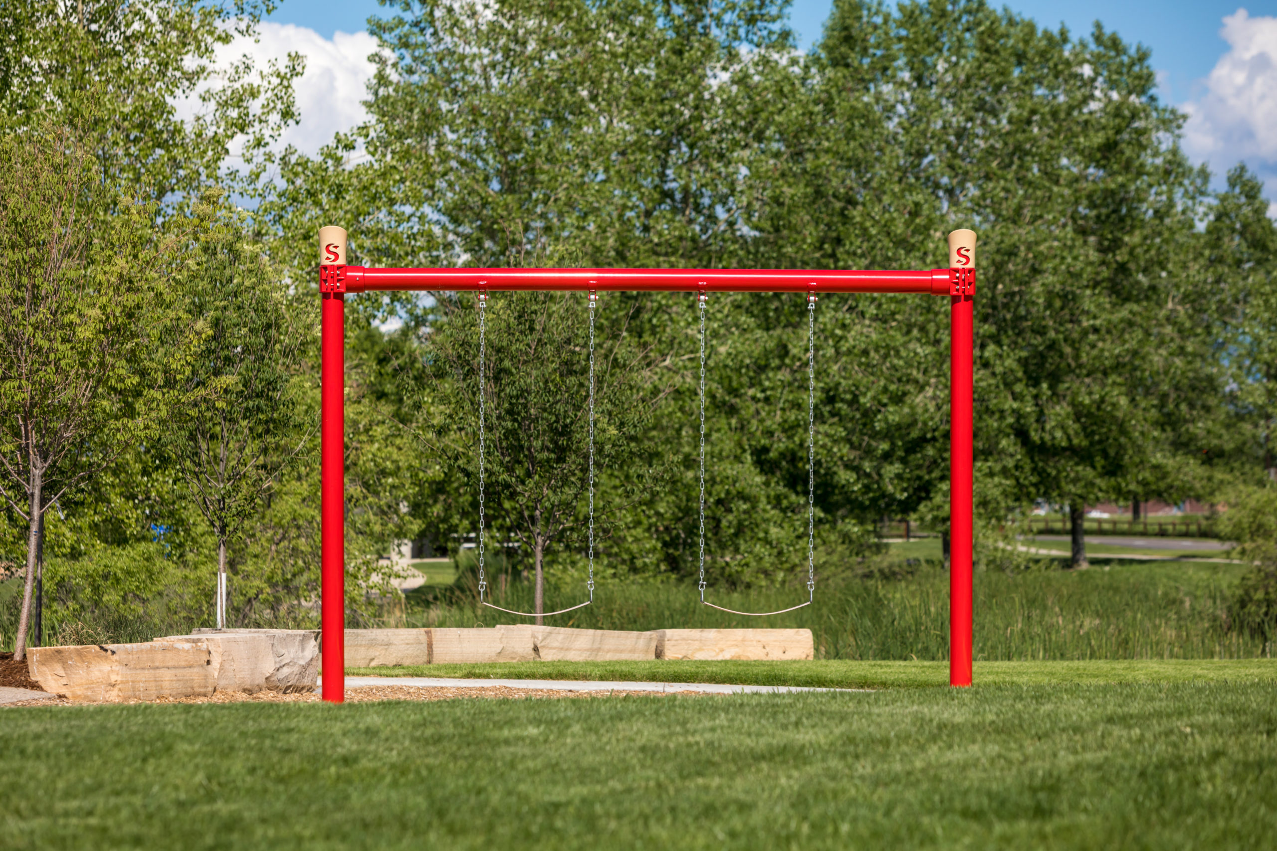 Single post swing set new arrivals
