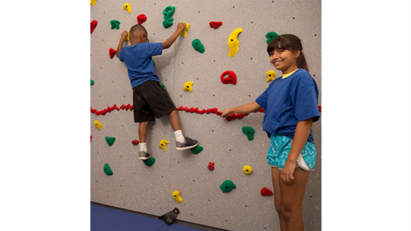 Standard Traverse Climbing Wall